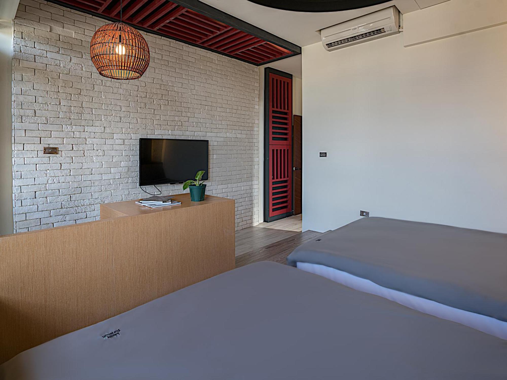 琉球茶室 現代館 Bed & Breakfast Xiaoliuqiu Exterior photo