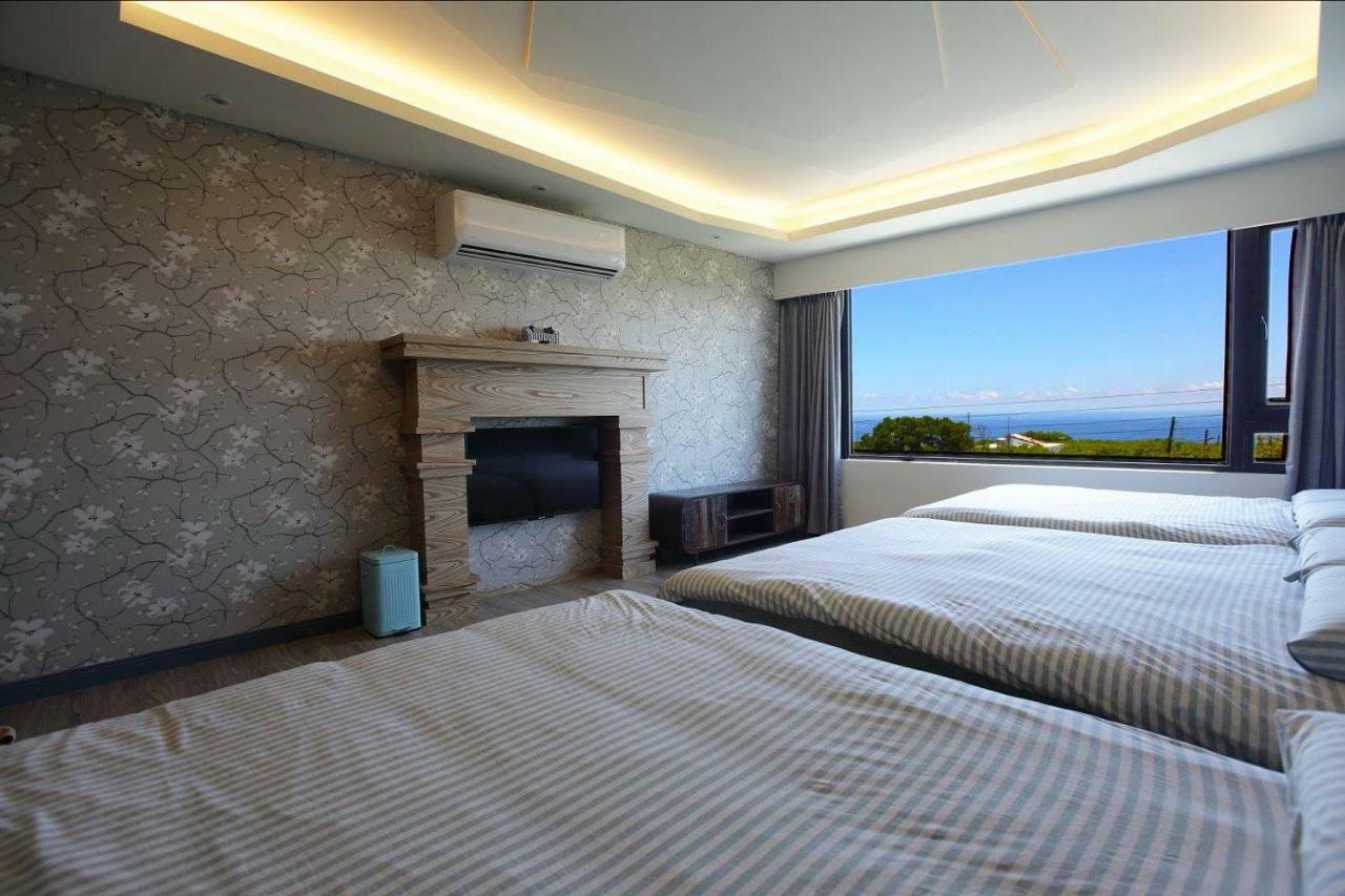 琉球茶室 現代館 Bed & Breakfast Xiaoliuqiu Exterior photo